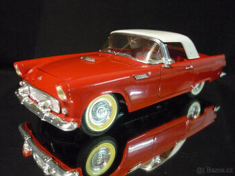 Ford Thunderbird 1956 Revell 1/18