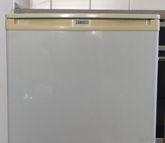 Lednička Zanussi ZRG31SW