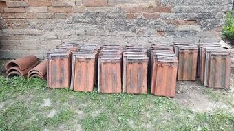 Střešní tašky - 53ks + 6x hřebenáč
