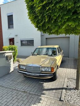 Mercedes-Benz W123 240D