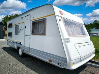 Rodinný karavan Burstner Ventana 530 tk - palandy