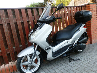 Yamaha X-Max 125