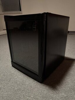 Minibar / minilednice / minichladnička