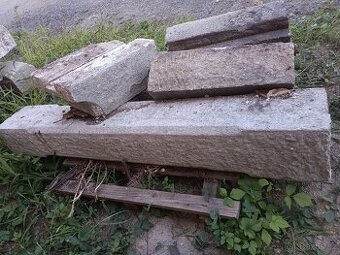 Kamenný sloup