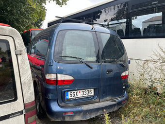 14) Automobil Hyundai H-1, rok první registrace 2006