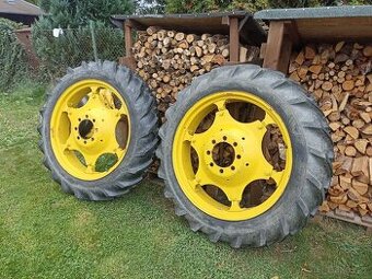 Zadní kompletní kola Zetor 9,5-32 + pneu 12,4-28 navíc