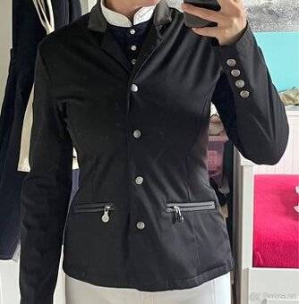 Závodní oblečení