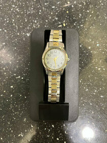 Dámské náramkové hodinky