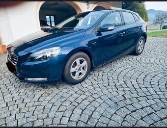 Volvo v40 D2