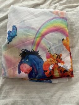 Záclona do dětského pokoje - medvídek Pú 164 cm x 424 cm