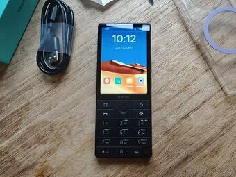Qin F25 - Android tlačítkový telefon