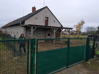 BÝVALÝ VEPŘÍN PO REKOLAUDACI NA BYDLENÍ A SKLADOVÁNÍ 7800 m2