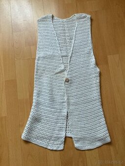 Háčkovaná vesta, vel. 38