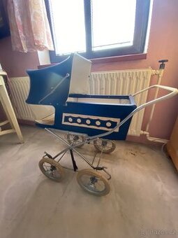 Retro kočárek pro panenky
