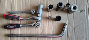 různé ráčny a ořechy