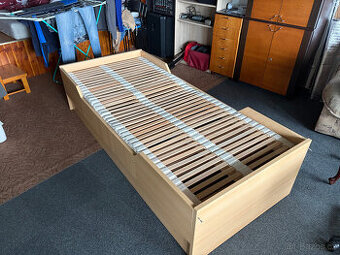 Postel 90×200 s polohovacím roštem a úložným prostorem