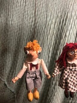 dřevěná loutka marioneta Mánička Hurvinek