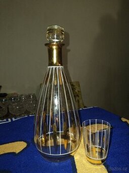 Likérová souprava (karafa a skleničky)