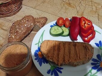 maso ve skle,pastika,lunchmeat vse domaci,prebytek