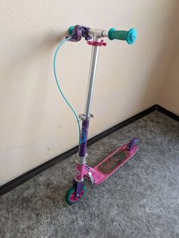 Koloběžka Oxelo Play 5 růžová z Decathlonu skládací s brzdou