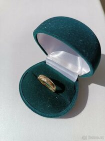 Prodám dámský zlatý prsten, 14k zlato, 2,5 g, průměr 18 mm