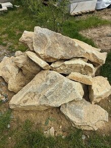 Daruji kameny na skalku za odvoz