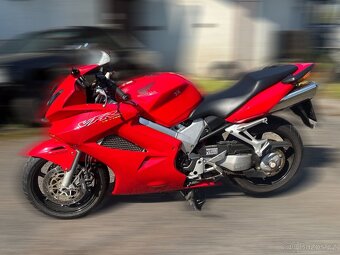 Honda VFR800 VTEC