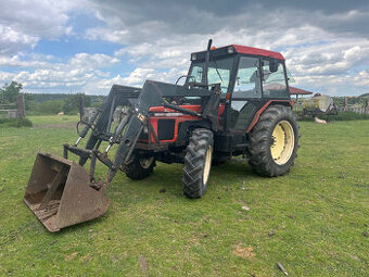 Zetor 5340 s čelním nakladačem s SPZ