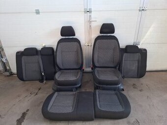 Prodám interiér - sedačky na ŠKODA FABIA II FL