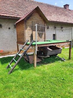 Dětský dřevěný zahradní domeček