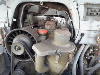 Praga V3S motor