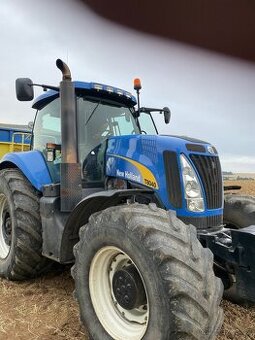 Traktor New Holand T8040