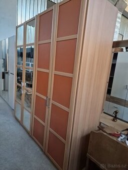 Skrin satni 4 dverova 60x200 výška 216 cm