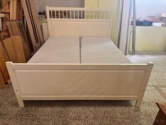 Hezká bílá postel-letiště IKEA HEMNES 160x200
