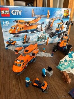 LEGO CITY 60196 KOMPLETNÍ - Polární zásobovací letadlo