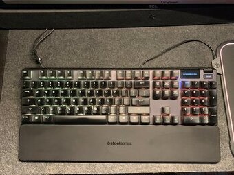 Luxusní klávesnice SteelSeries Apex 5 v perfektním stavu