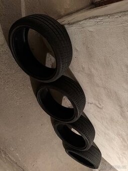 LETNÍ PNEU PIRELLI P ZERO 225/35 R19