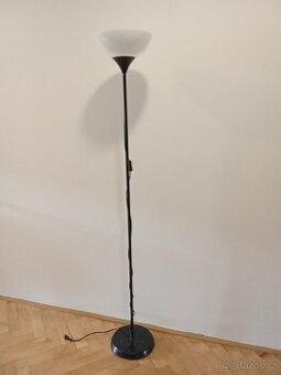 Stojací lampa