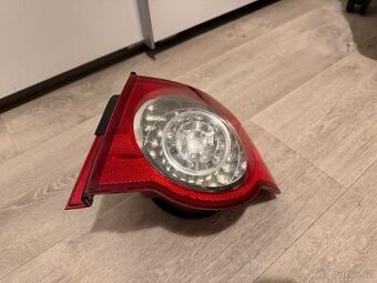 Zadní světlo na Passat B6