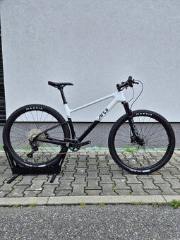 NOVÉ ARC8 Evolve HT Velikost L Možnost odpočtu DPH