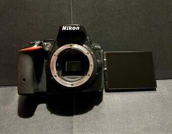 Nikon D5500 – tělo fotoaparátu