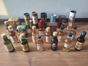 Sbírka miniatur skotské whisky
