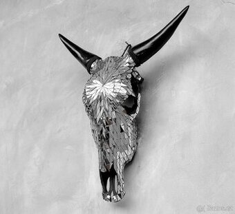 Originální býčí lebka s mozaikou – ručně dekorovaná