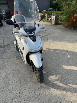 Skútr honda sh 150i