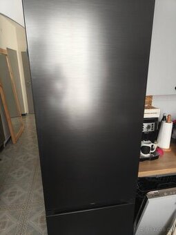 Chladnička s mrazničkou Samsung Bespoke RB38A7B6AB1 černá