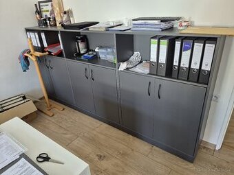 Skříň kancelářská