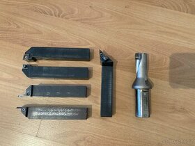 Soustružnické nože + vrták