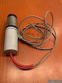 Retro mikrofon Tesla