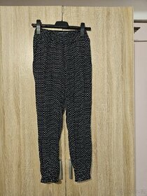 Černé plátěné kalhoty