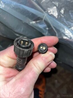 Voděodolný 2-pinový rozbočovací kabel (T-Splitter)